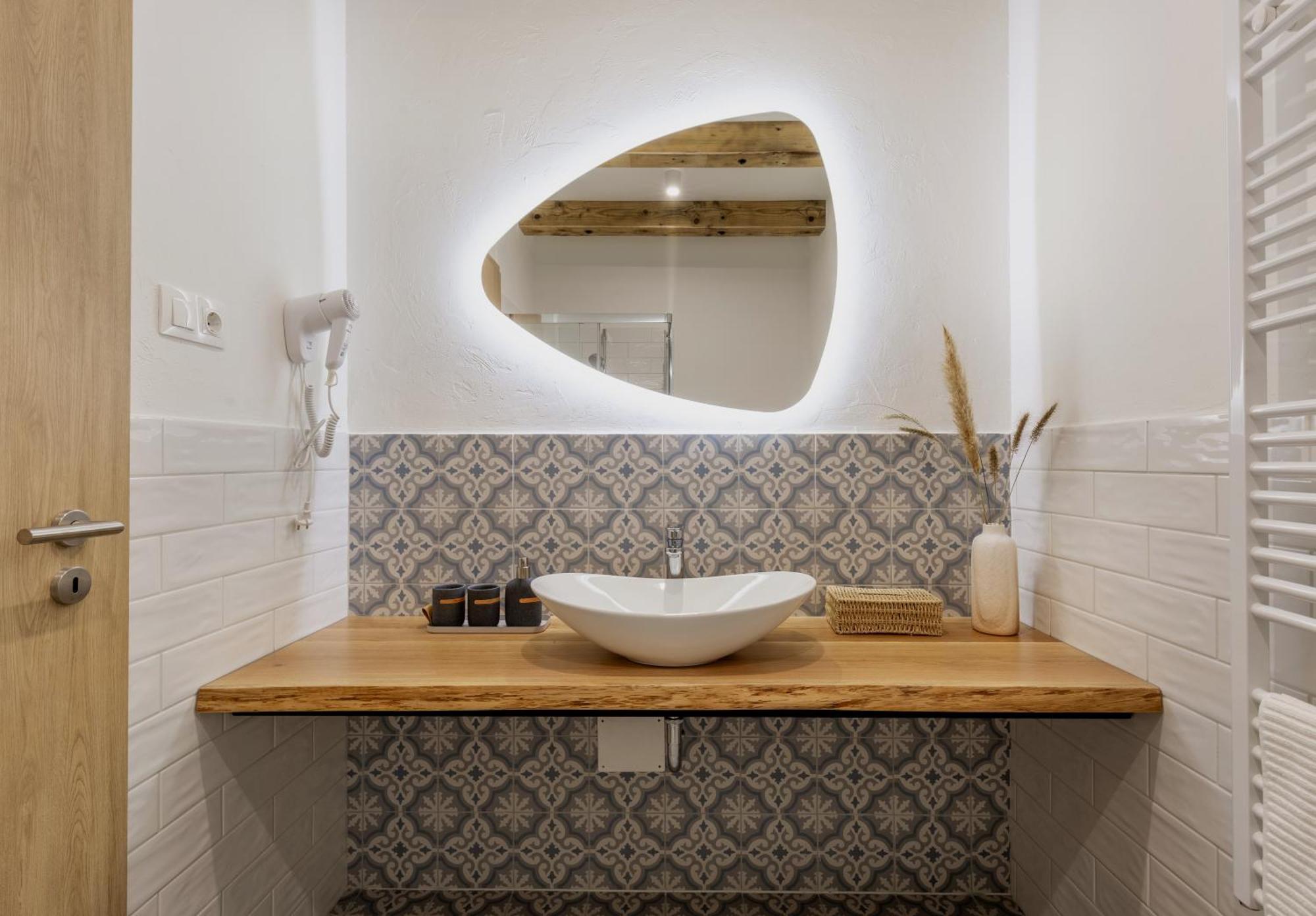 Tulipan Haz Gyal Apartment ภายนอก รูปภาพ